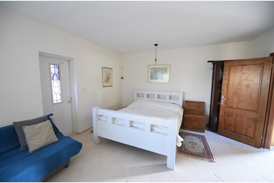 נאורייתא - אמטיסט