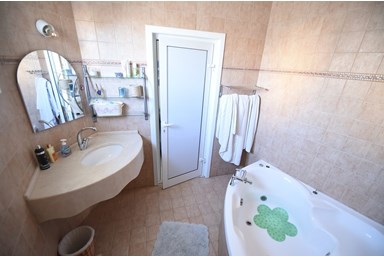 נאורייתא - אמטיסט