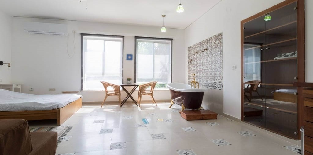 עין כרם המתוקה שלישייה (1).jpg