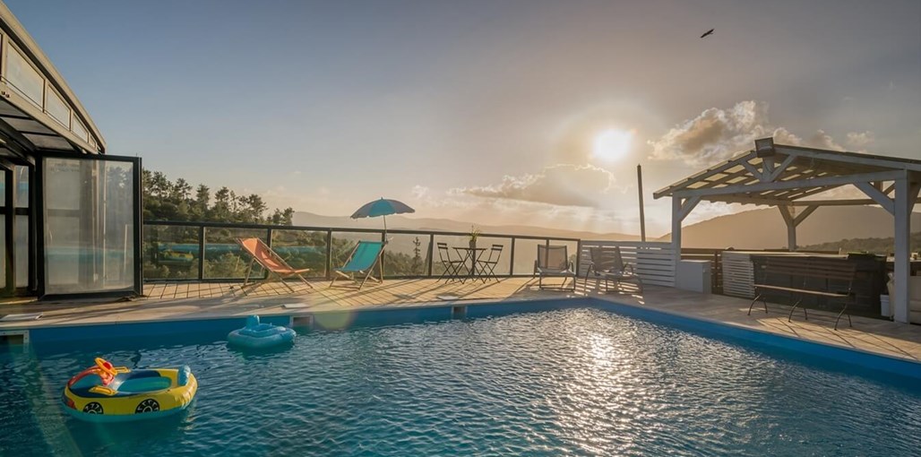 פינה ביער 22_צימר_בריכה.jpg