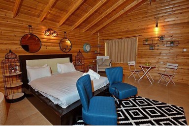 מול המצודה - הבקתות