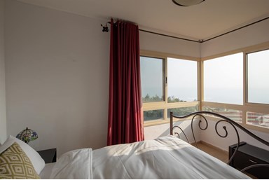 בית הלבנדר - נוף לאגם