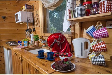 קמפינג משק חפר באבירים - בקתת הבוקרים