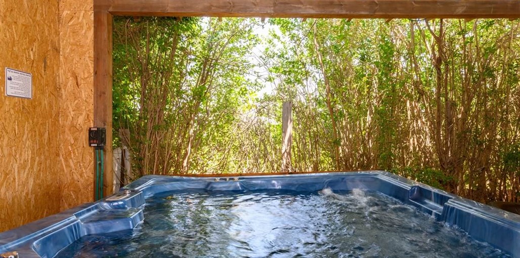 צימרים בלב השדות מתחם החוץ (16).jpg