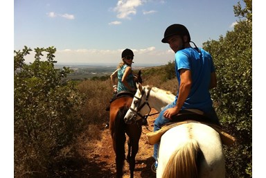 אי שם בכליל - בשביל האושר - סוסים וריינג'ר