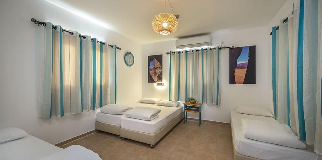 פארק תמנע לינה חדר לינה (4).jpg