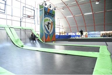 מרכז קנדה לינה - מגוון אטרקציות במתחם!