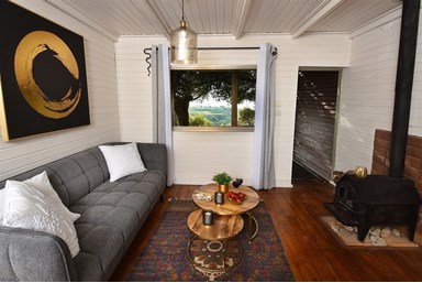 מול הרים וים