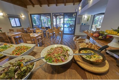 חלומות נפתלי - חדר האוכל