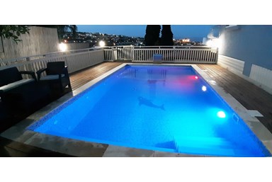 נופש ספיר - החצר והבריכה