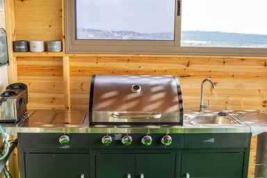 סוויטה לונה בוטיק - המרפסת והנוף