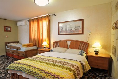 עמיר צימרים בכליל - היסמין