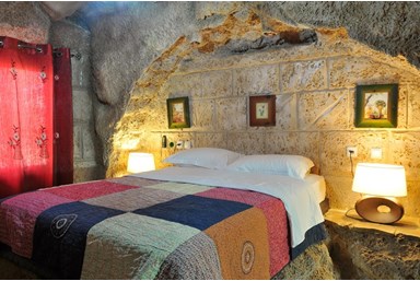 עמיר צימרים בכליל - מערת האבן