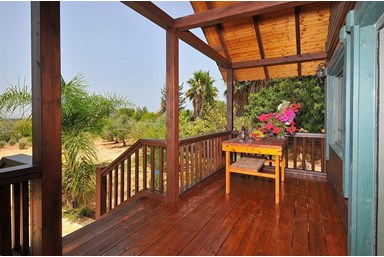 עמיר צימרים בכליל - החרוב