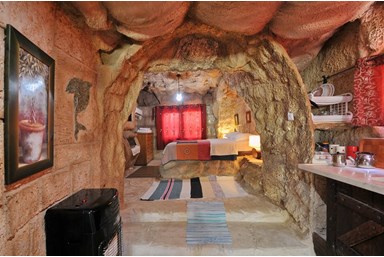 עמיר צימרים בכליל - מערת האבן