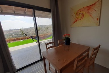 נוף לנפש - מצפה אילן - הסוויטה המשפחתית עם מרפסת