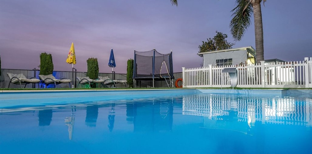 סוויטות מיאמור חצר (25).jpg