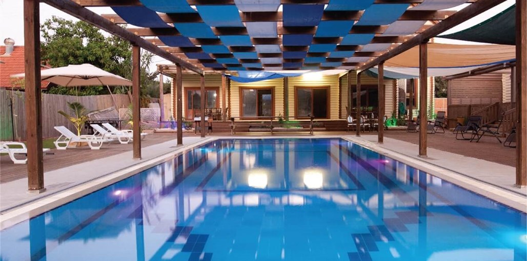 פשוט לנשום בבוסתן הגליל בריכה וחצר (8).jpg