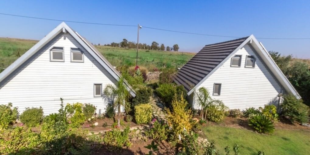 בקתות קסם בלבן מתחם החוץ (8).jpg