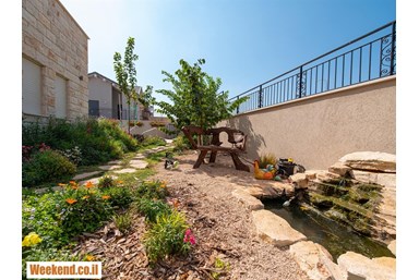 נופש שלו בנוף כנרת - בריכה פרטית, טרסה וחצר