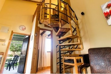 שירת הרוח - בקתות ירדן ועומרי