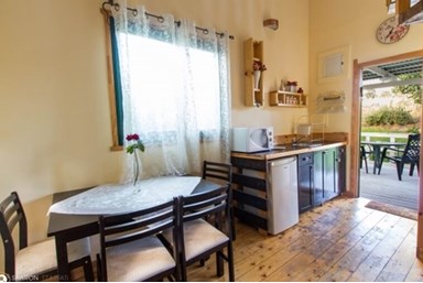 שירת הרוח - בקתות ירדן ועומרי