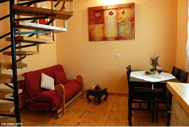 שירת הרוח - בקתות ירדן ועומרי