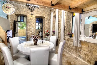 שלווה בצפת העתיקה - וילת המעיין