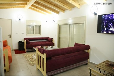 שקיעת הדובדבן - יחידת האירוח