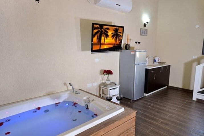 בקצה החושן 18.jpg