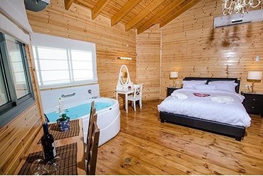 קלודין בקתות יוקרה - הבקתות המשפחתיות