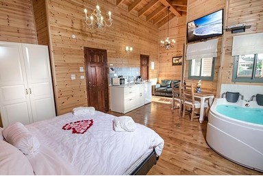 קלודין בקתות יוקרה - הבקתות המשפחתיות