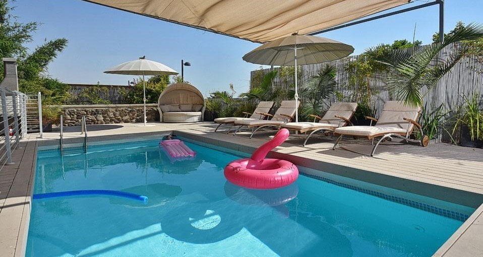 צימר נועם לב צימר נועם לב - החצר והבריכה (9).jpg