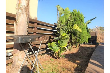 דרך ההר - הבריכה והחצר