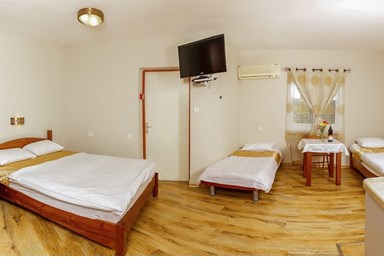 שלווה על ההר - חדרים משפחתיים