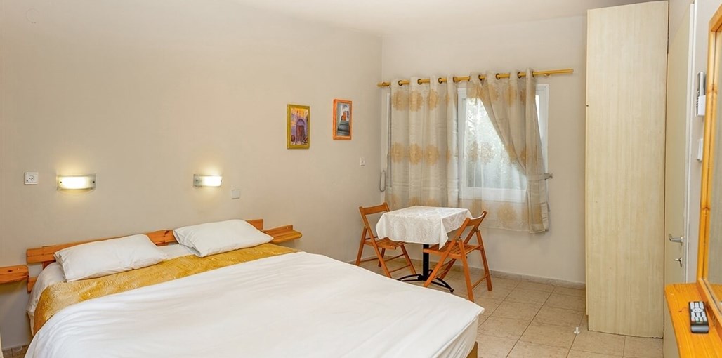 שלווה על ההר שלווה על ההר - חדר זוגי (3).jpg