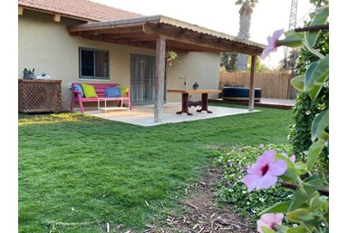 משק נוי - החצר והסביבה