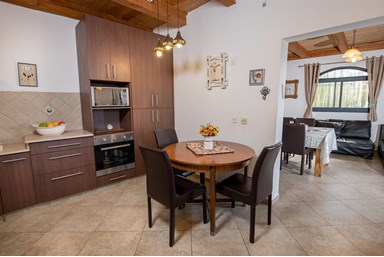 נופש בעתיקה - הוילה בעתיקה