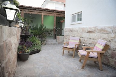 נופש בגלעד - הג'קוזי והחצר