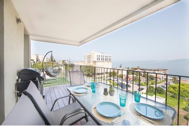 לייקוויו אואזיס - Lakeview Oasis - המרפסת והנוף