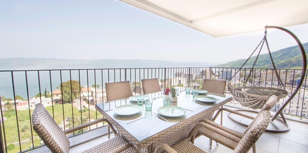 לייקוויו אואזיס - Lakeview Oasis הסוויטה הורודה (7).jpg