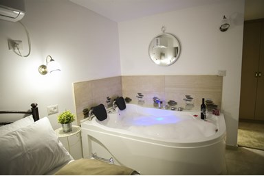 נופש קסום - הסוויטה הזוגית