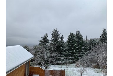 צימרים קלימנטו - החצר והנוף