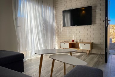 על צוקי הגלבוע - סוויטת בוטיק