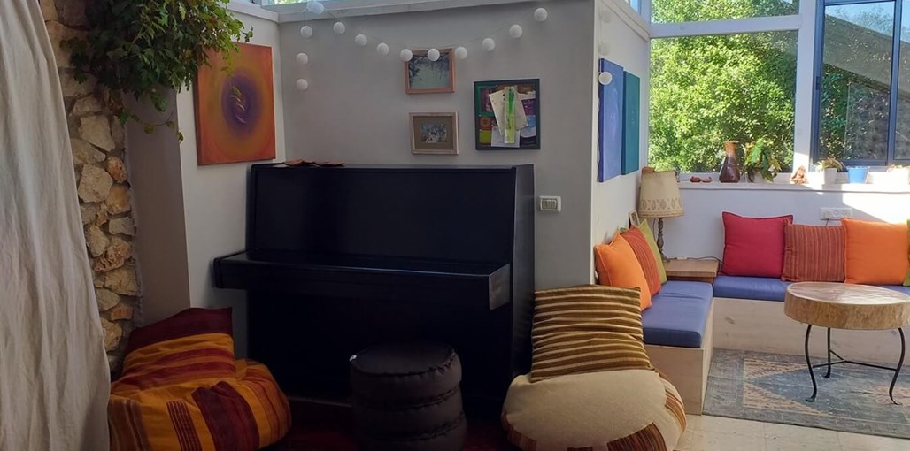 הבית הירוק פסנתר.jpg