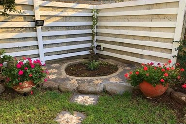 סוויטת הרמיטאז' בגולן - הבריכה והחצר הפרטית