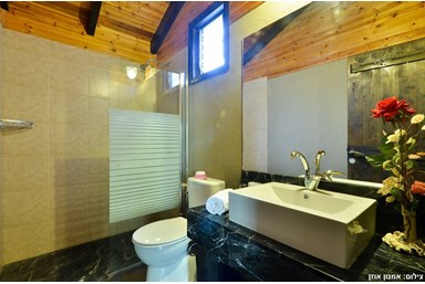 ורד הגולן - הבקתות