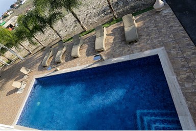 הסוויטה המלכותית - מתחם החוץ