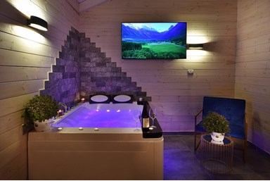 נחלים בקתות בטבע - פלג