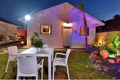 נחלים בקתות בטבע - פלג